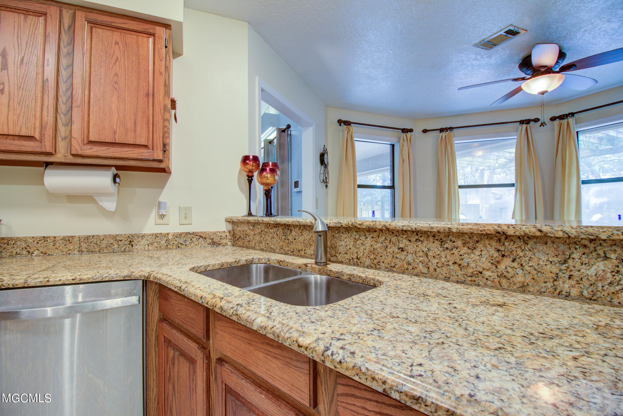 9421 Pointe Aux Chenes Road Ocean Springs, MS 39564 - Photo 11 of 50 9421 Pointe Aux Chenes (82)