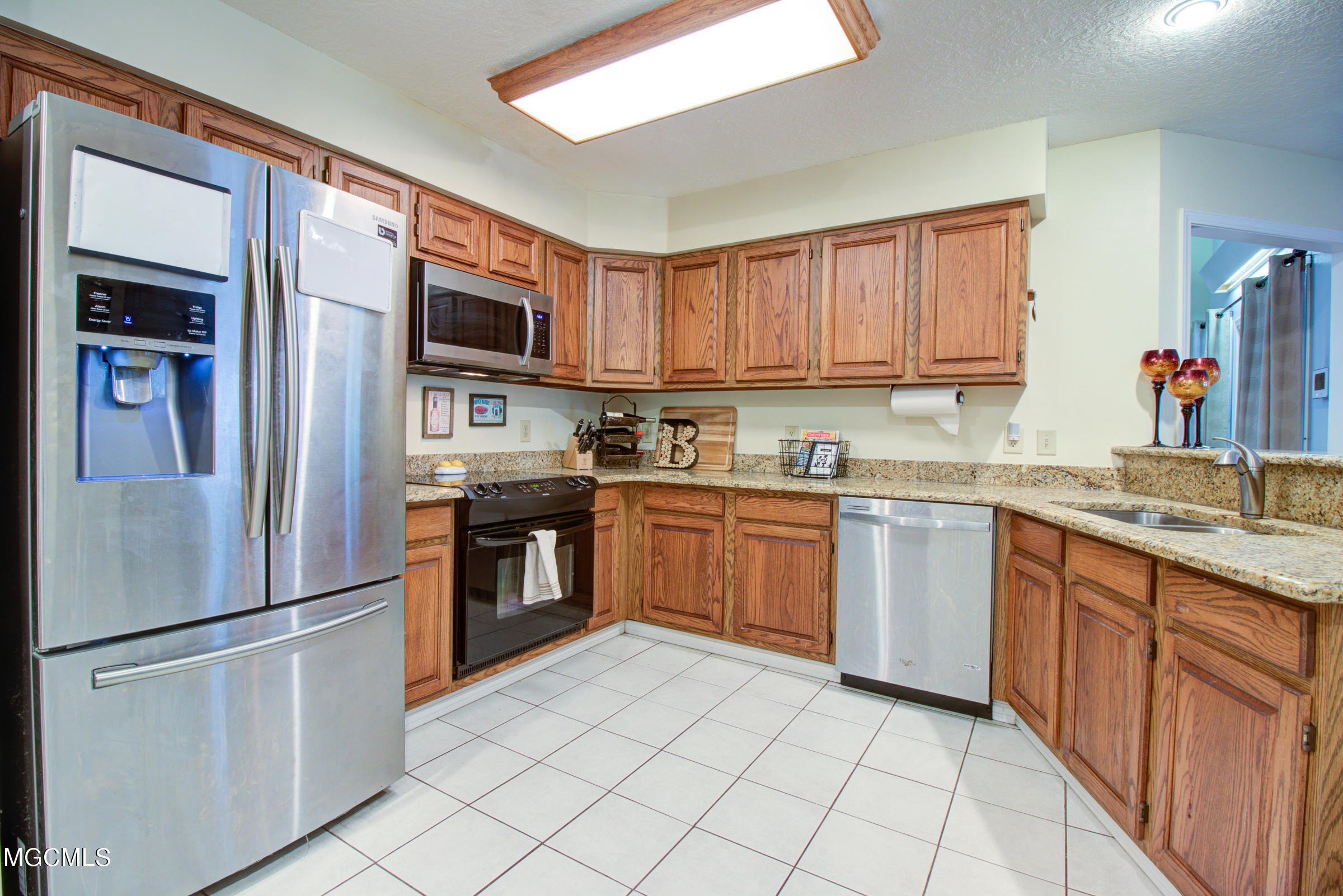 9421 Pointe Aux Chenes Road Ocean Springs, MS 39564 - Photo 9 of 50 9421 Pointe Aux Chenes (79)