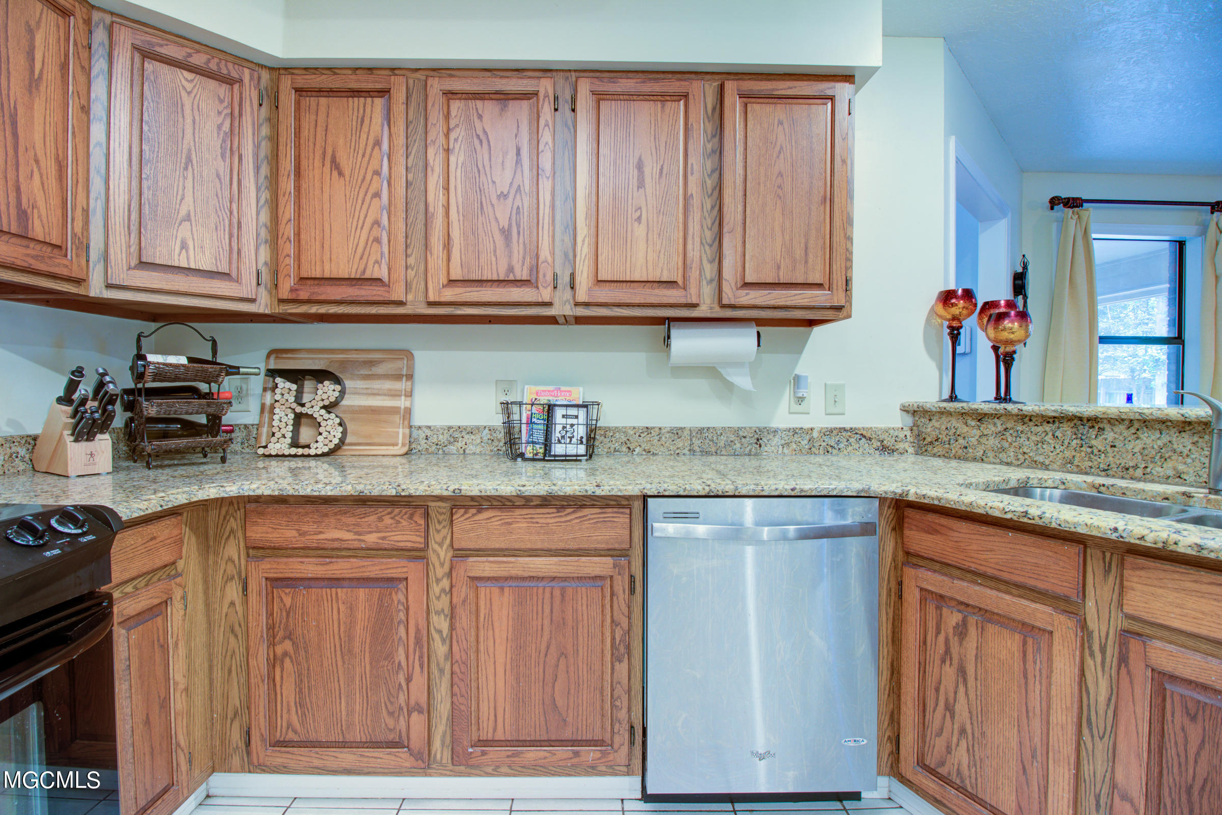 9421 Pointe Aux Chenes Road Ocean Springs, MS 39564 - Photo 10 of 50 9421 Pointe Aux Chenes (81)