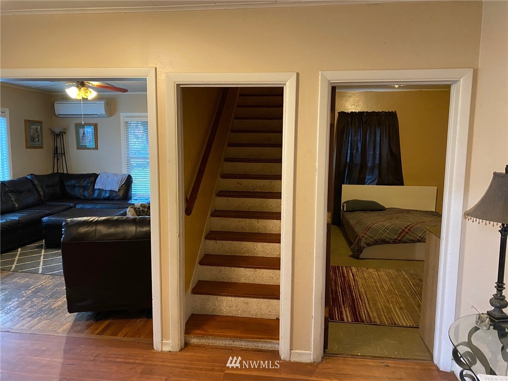 169 Southwest Lewis Street Chehalis, WA 98532 - Photo 2 of 16 Gallery Image 2