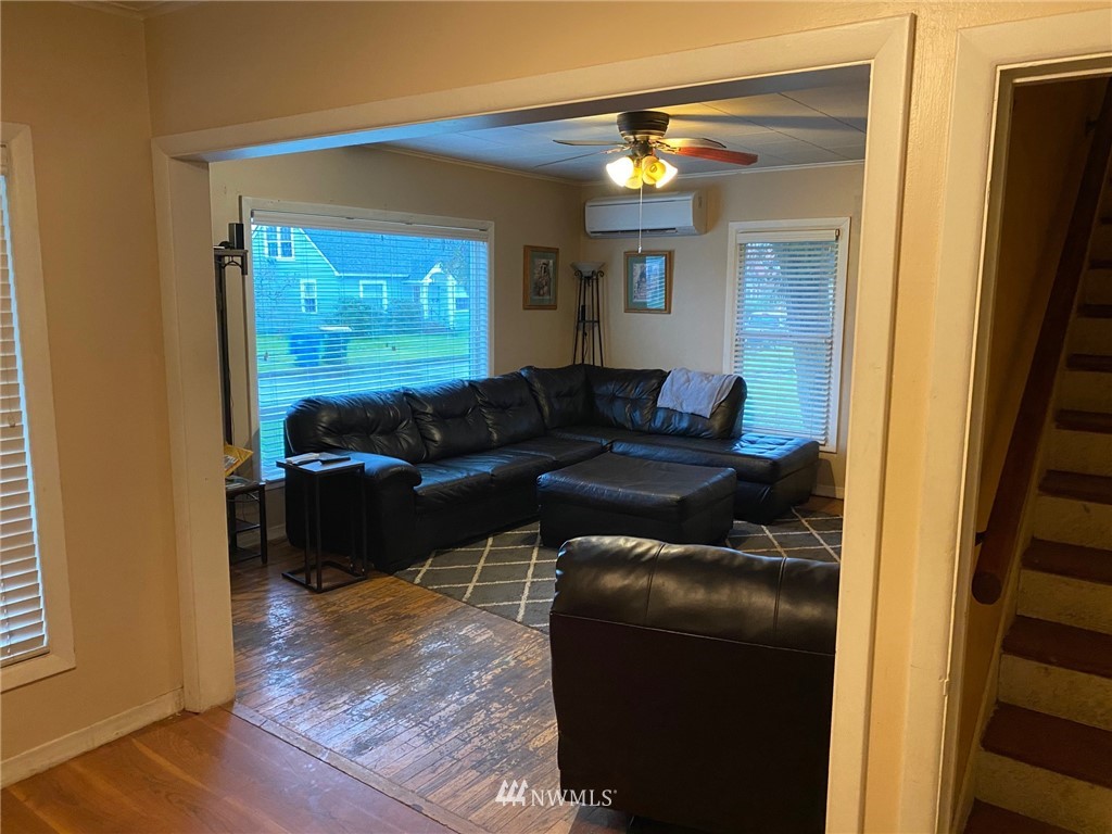 169 Southwest Lewis Street Chehalis, WA 98532 - Photo 3 of 16 Gallery Image 3