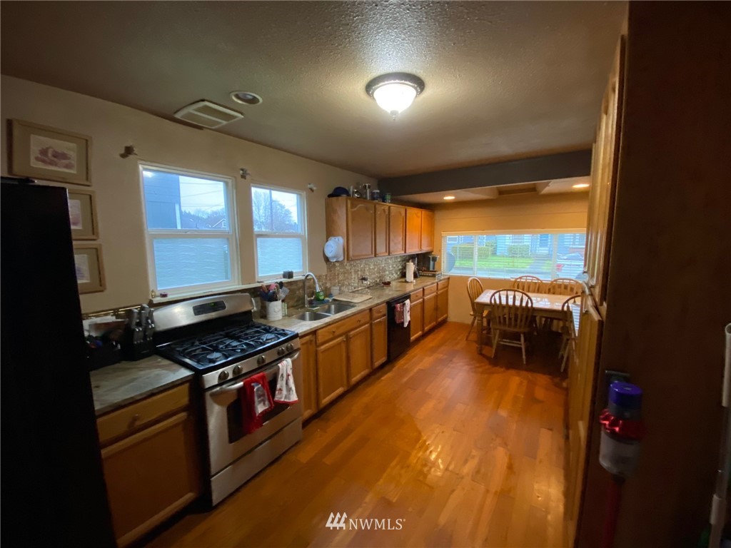 169 Southwest Lewis Street Chehalis, WA 98532 - Photo 9 of 16 Gallery Image 9