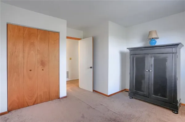 $234,900 | 1402 Timberglen Drive, Imperial, PA 15126
