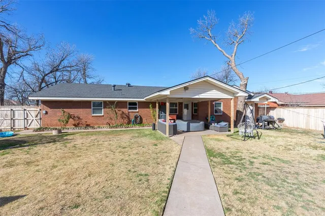 a view of a house with entertaining space