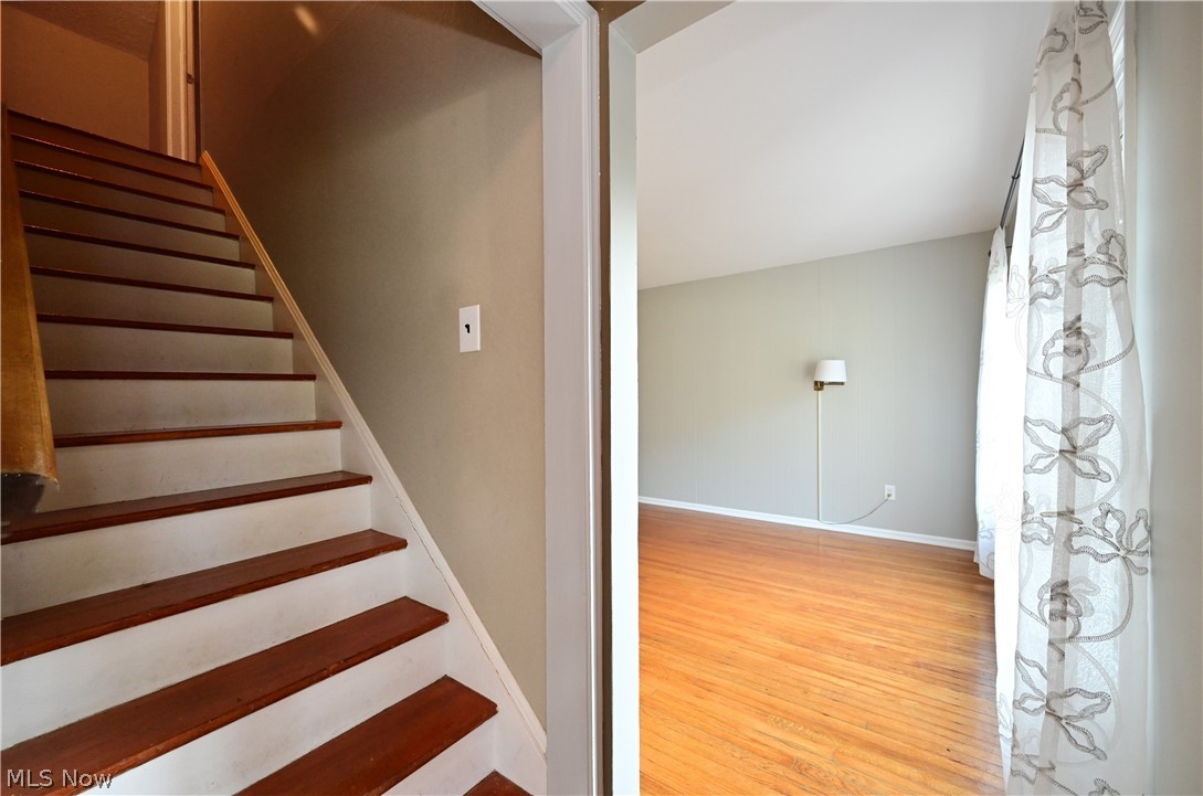 26518 Knickerbocker Road Bay Village, OH 44140 - Photo 4 of 27 Gallery Image 4