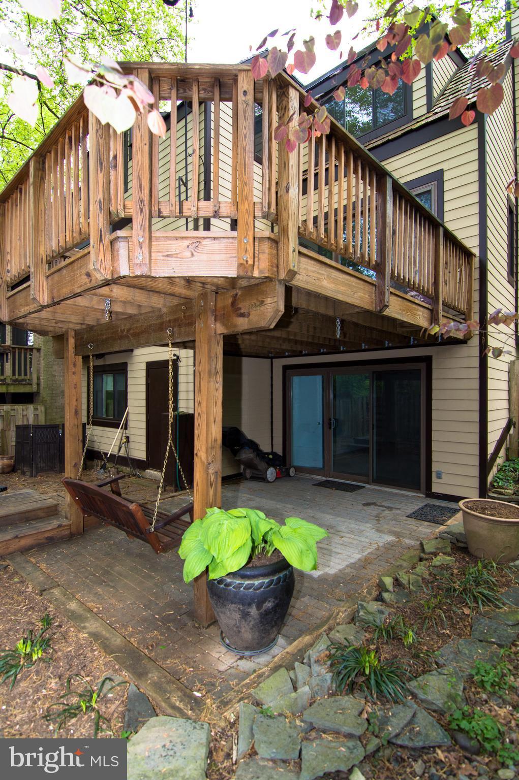 1508 Farsta Court Reston, VA 20190 - Photo 2 of 30 Rear Exterior