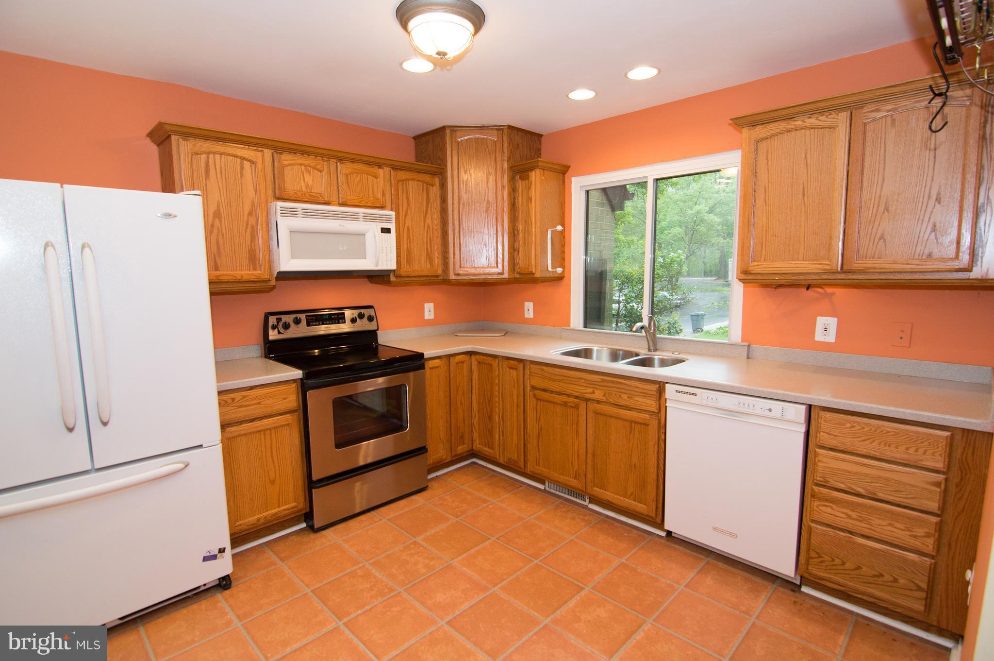 1508 Farsta Court Reston, VA 20190 - Photo 11 of 30 Kitchen