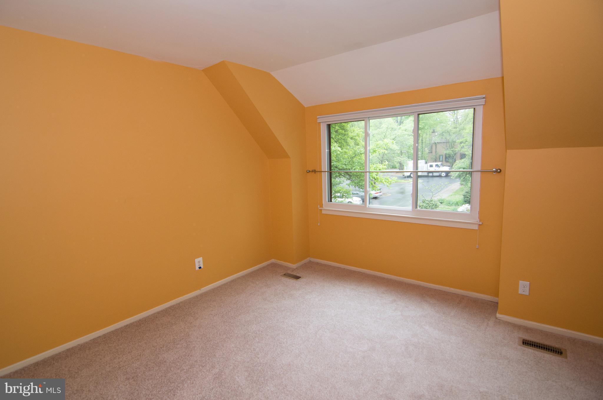 1508 Farsta Court Reston, VA 20190 - Photo 20 of 30 Upper Level Bedroom (#3)