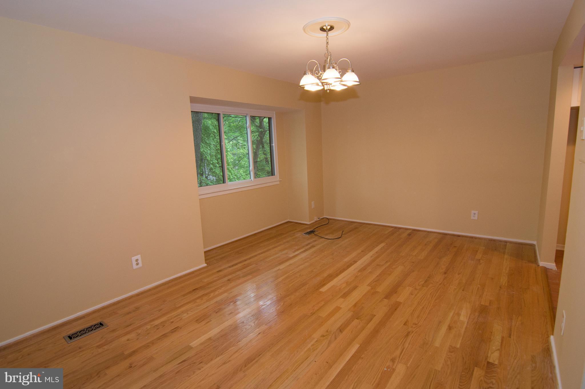 1508 Farsta Court Reston, VA 20190 - Photo 8 of 30 Dining Room