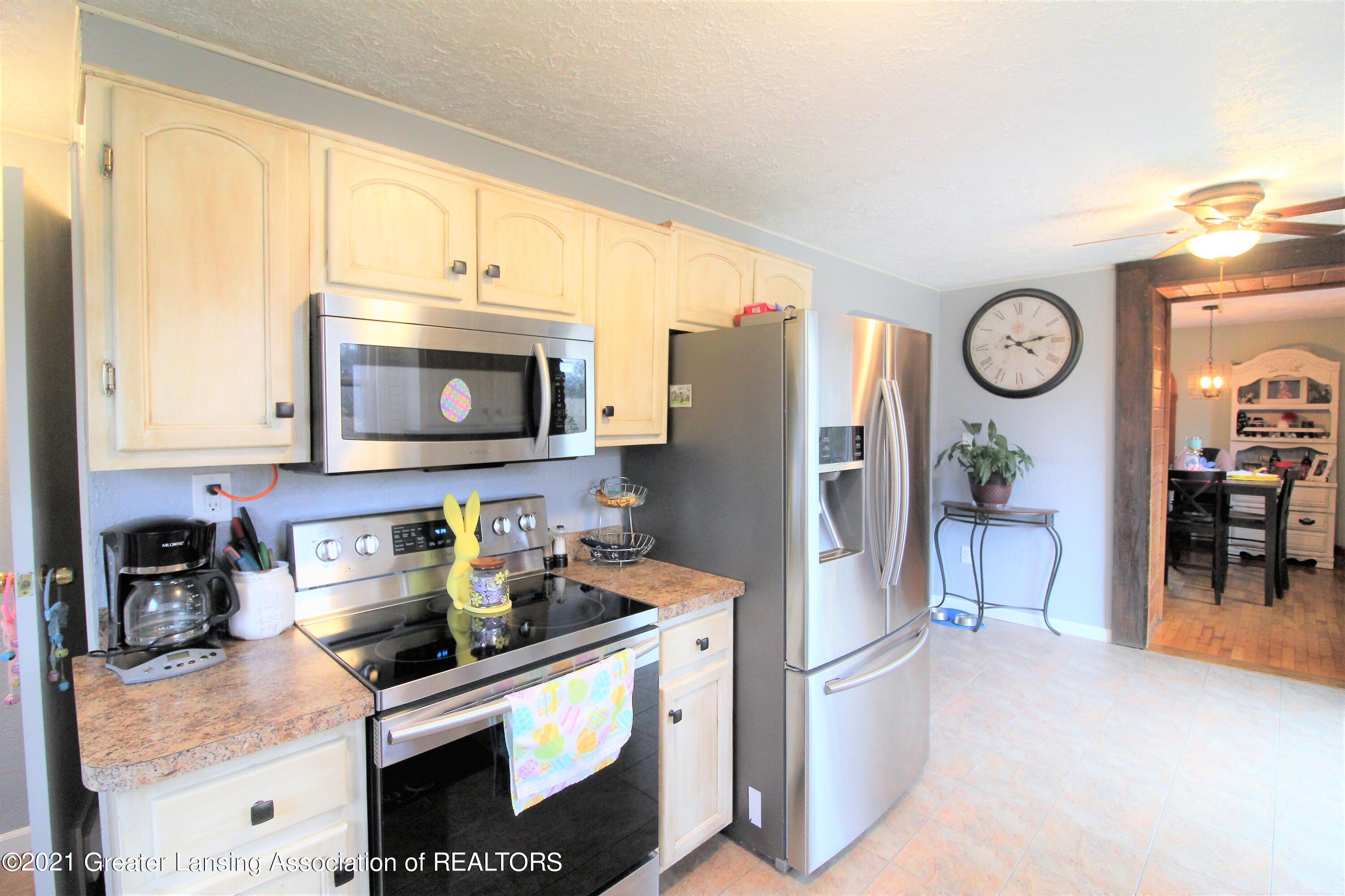 8370 West Howe Road Eagle, MI 48822 - Photo 9 of 45 kitchen 4
