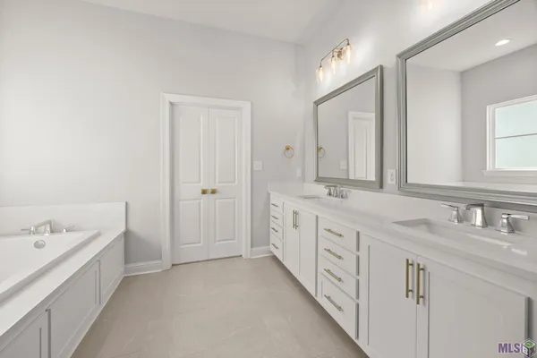 $449,700 | 224 Fosters Way, Thibodaux, LA 70301