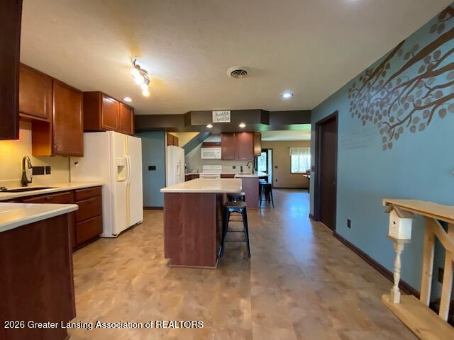 1910 West Pratt Road Dewitt, MI 48820 - Photo 4 of 41 IMG_3428
