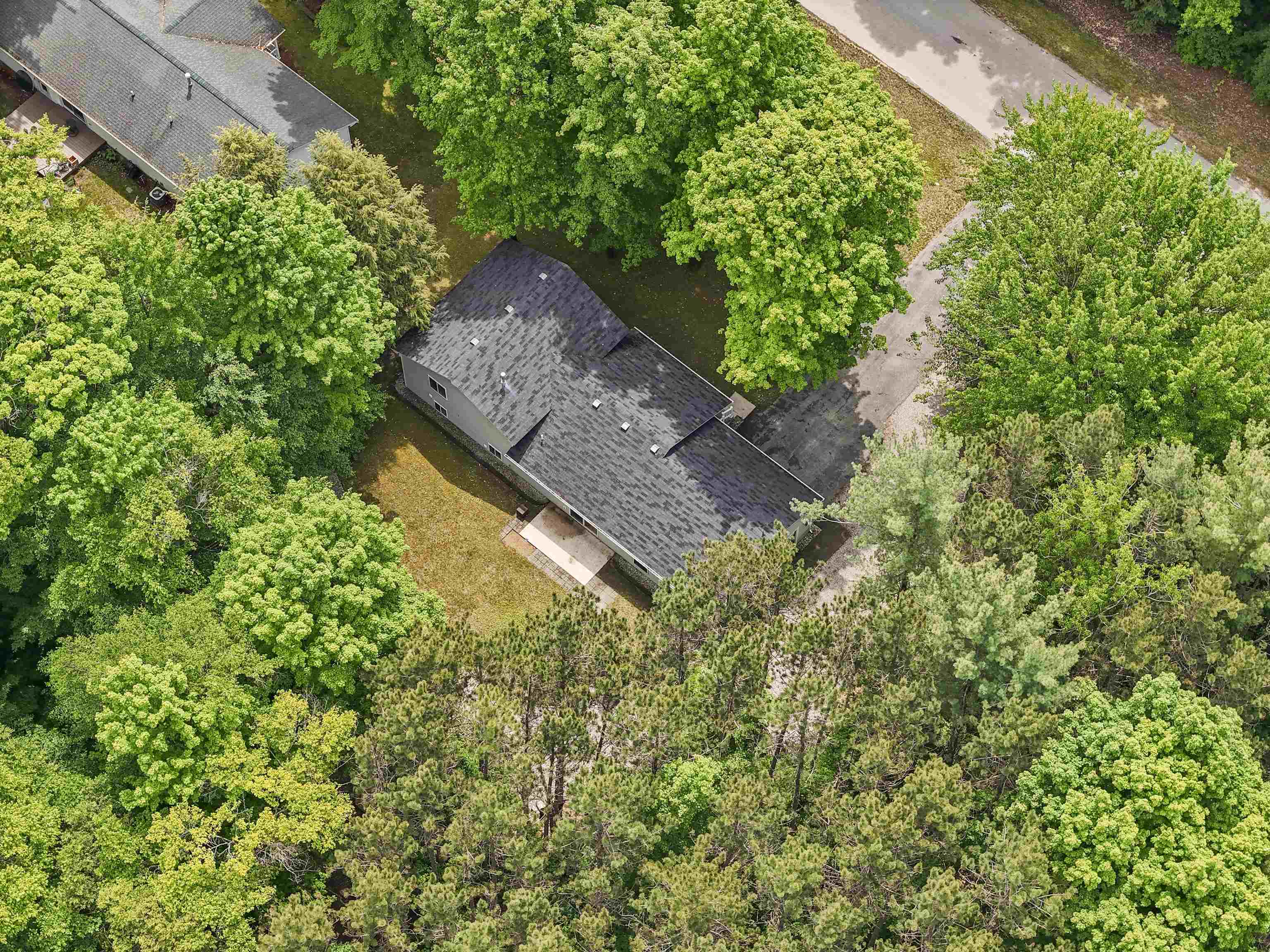 19040 Ridgeview Lane Lake Ann, MI 49650 - Photo 2 of 34 1922897-151007ac-21e0-4640-9065-b4cb5d66a03a.JPG