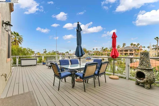 a view of a terrace with sitting area