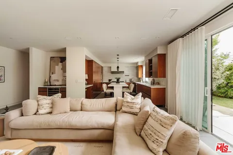 $2,995,000 | 4063 Huron Avenue, Culver City, CA 90232