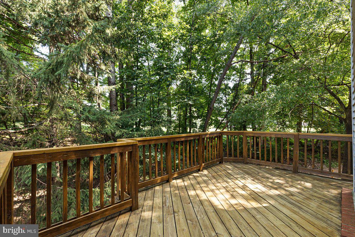 Walkout LL, deck, paver patio, fenced rear yard