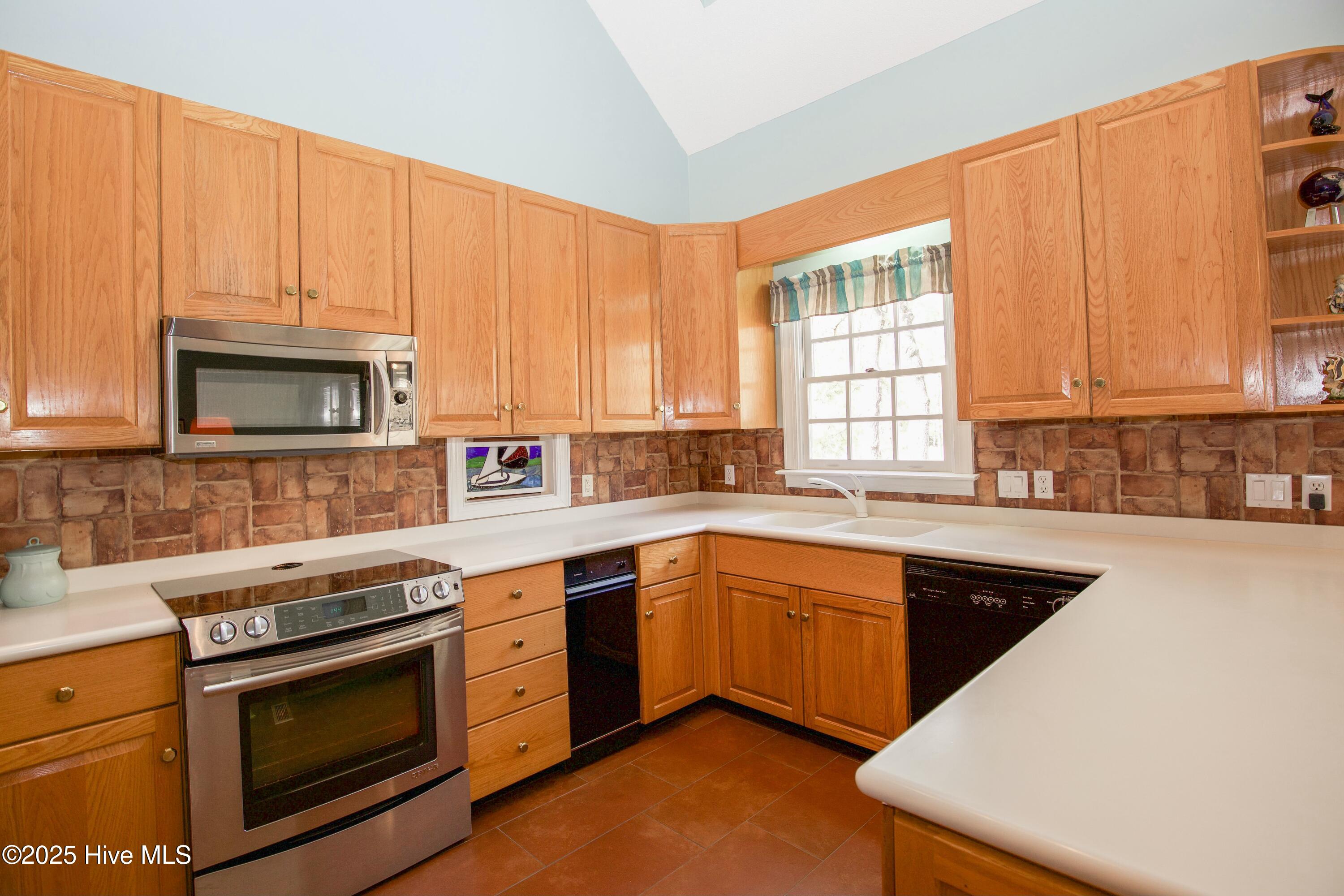 12 Lochdon Court Pinehurst, NC 28374 - Photo 21 of 65 Kitchen