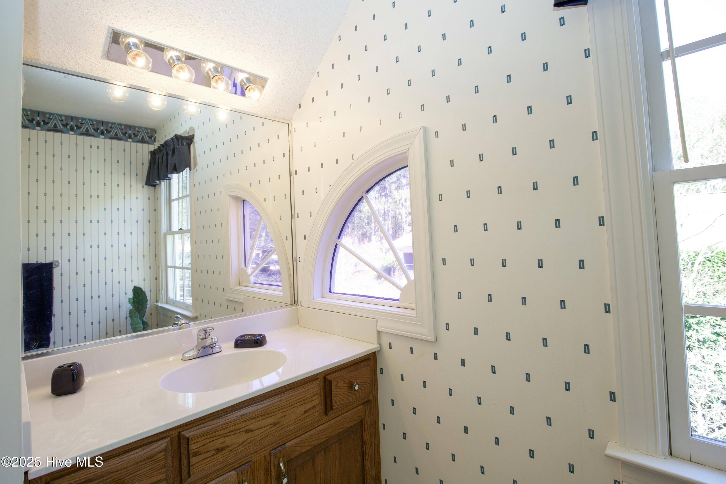 12 Lochdon Court Pinehurst, NC 28374 - Photo 45 of 65 Guest Bath-Up