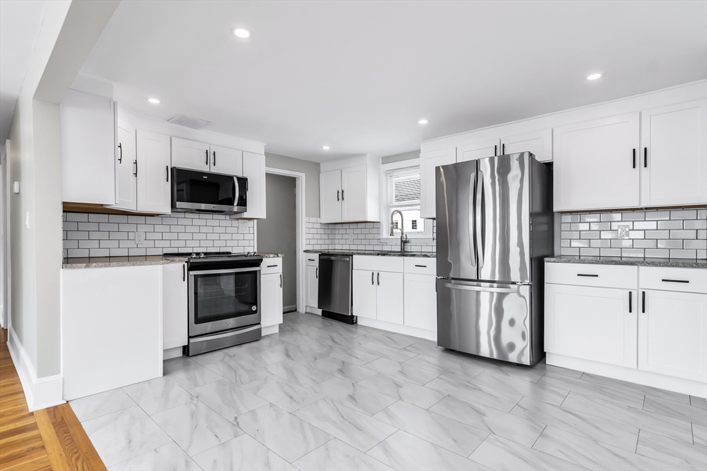 212 Cambridge Road Woburn, MA 01801 - Photo 10 of 38 Gallery Image 10