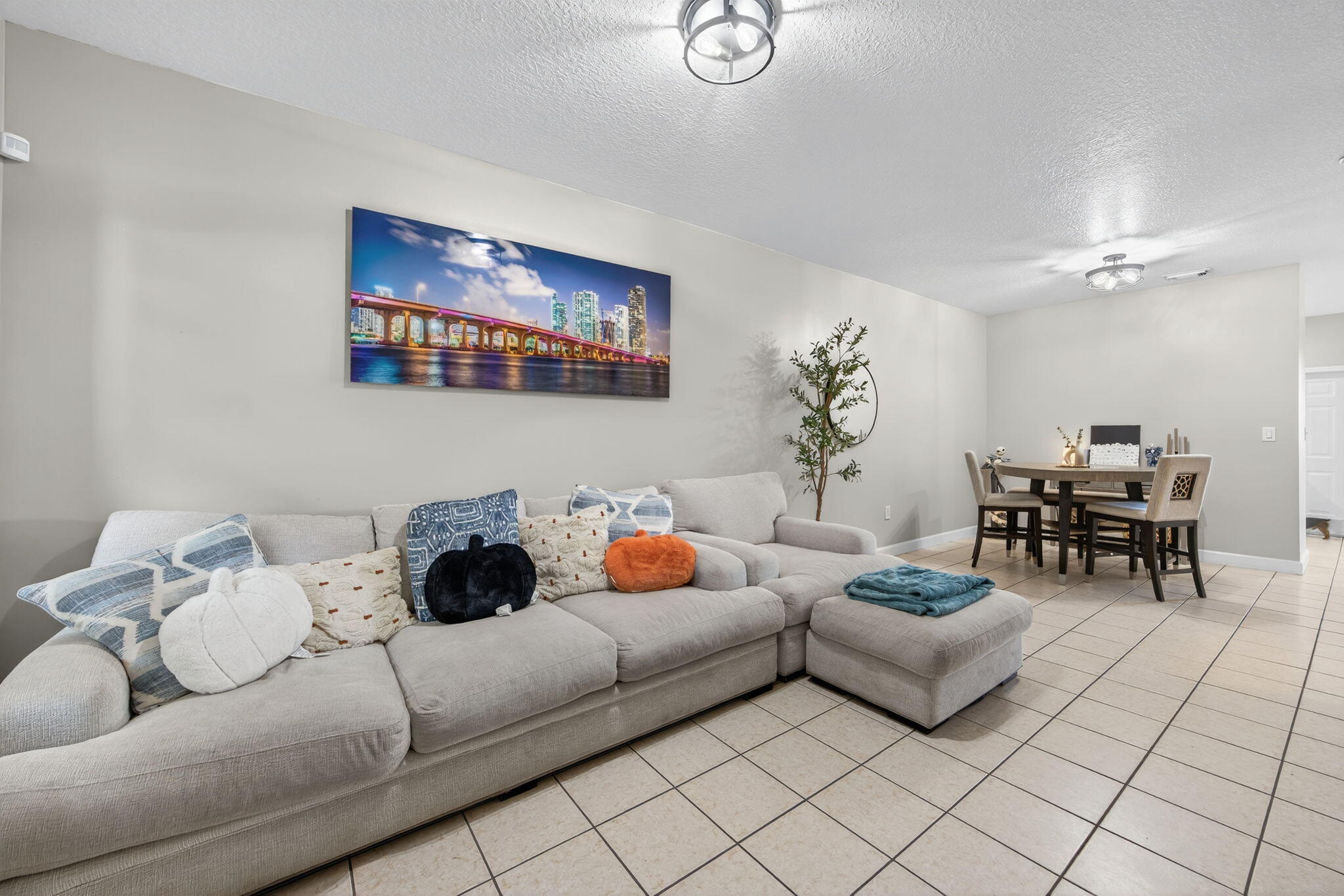 23125 Southwest 112th Court Miami, FL 33170 - Photo 5 of 24 6-web-or-mls-042_IMG_9243