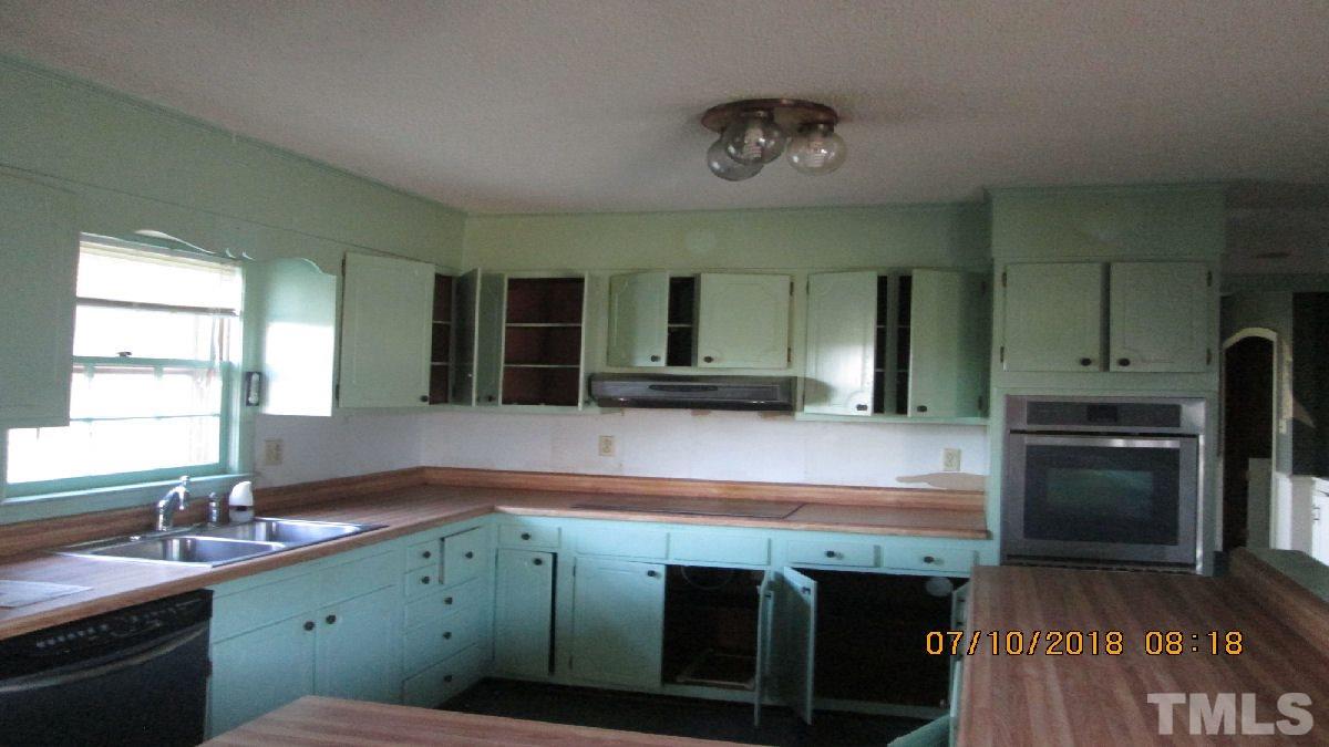 2550 Hollerin Road Dunn, NC 28334 - Photo 7 of 9