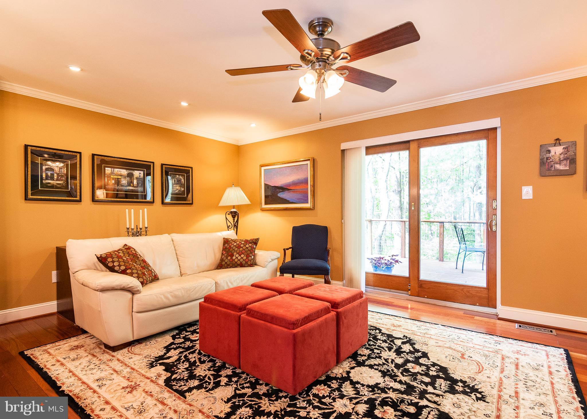 9721 Early Spring Way Columbia, MD 21046 - Photo 13 of 36 Living Room