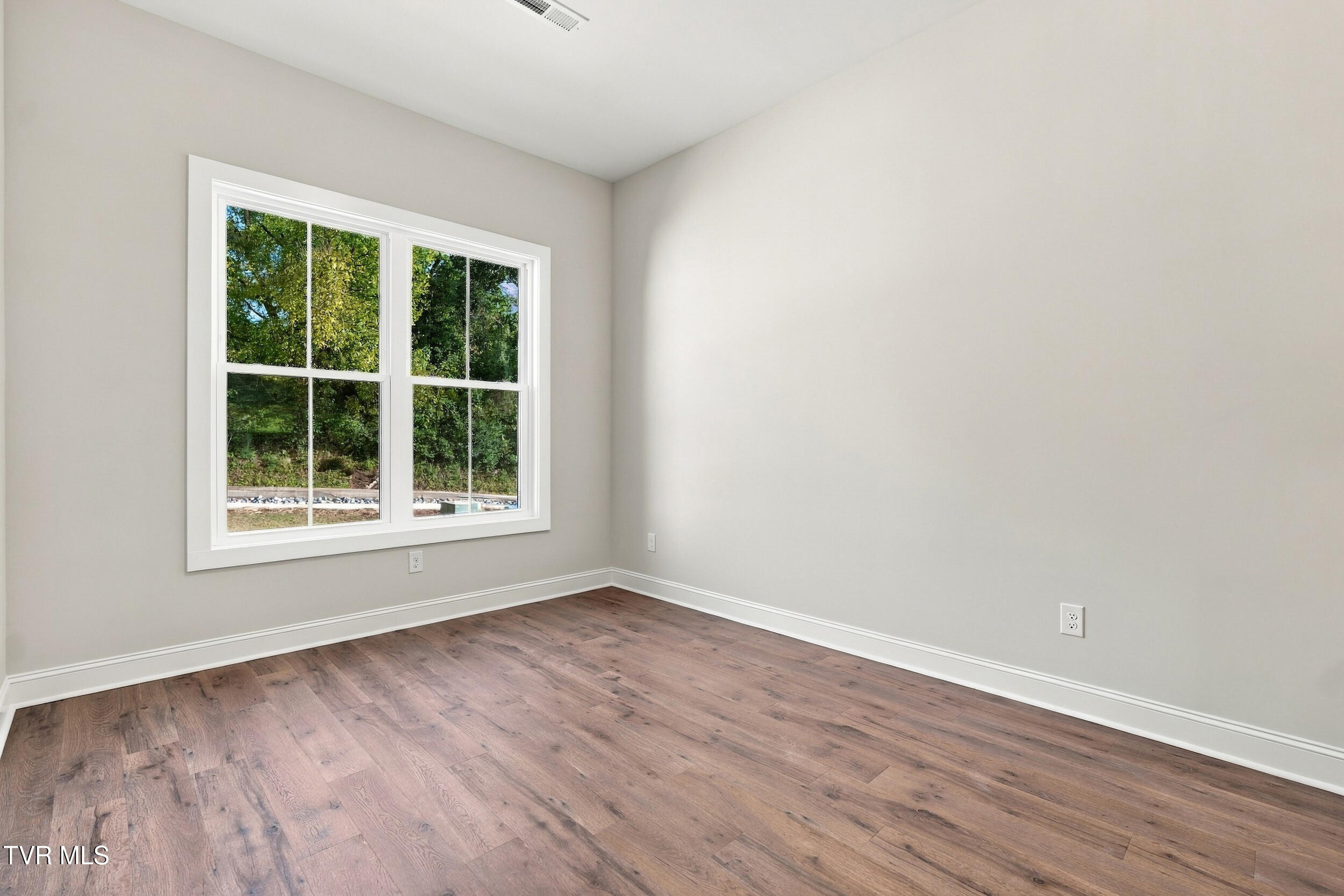 880 Granby Road Kingsport, TN 37660 - Photo 38 of 62 38_880 granby rd-51