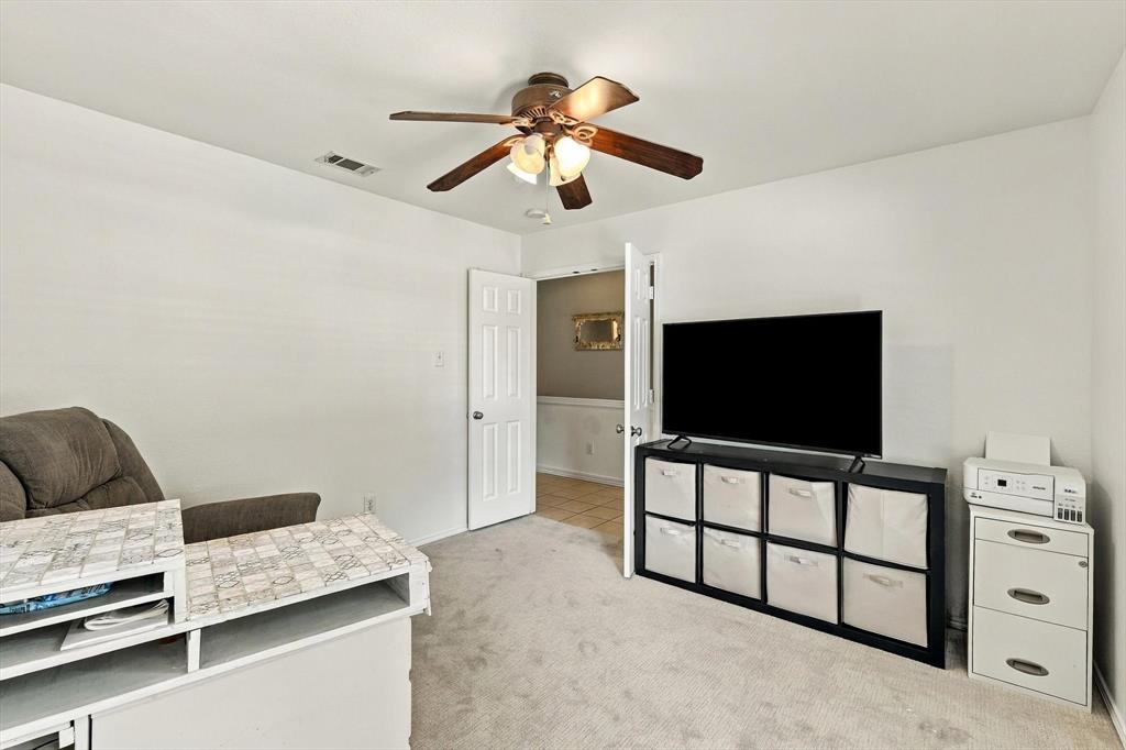 4301 Grassmere Road Fort Worth, TX 76244 - Photo 9 of 40 Secondary bedroom at front of house.