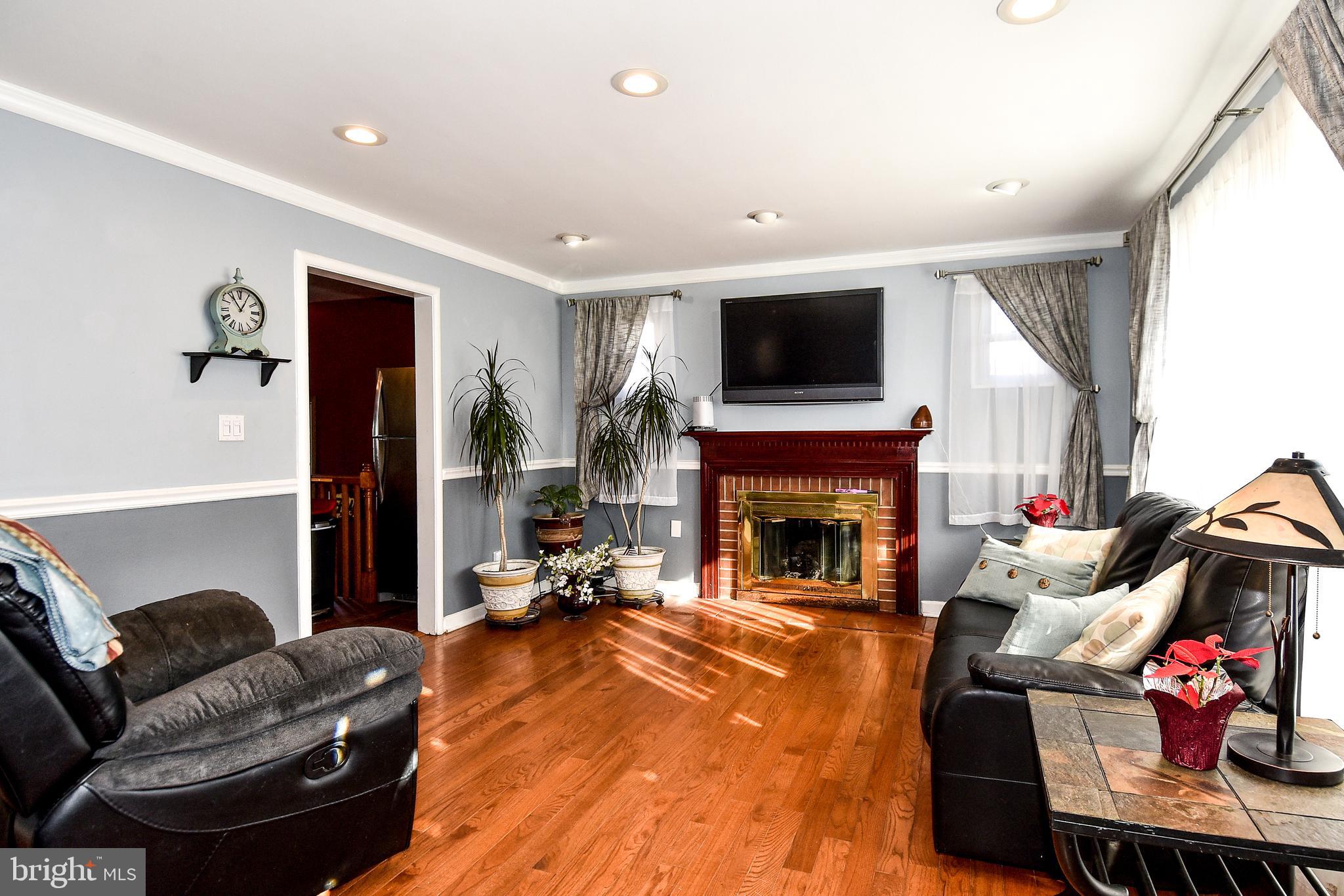 3531 Greenly Street Silver Spring, MD 20906 - Photo 6 of 34 Living Room