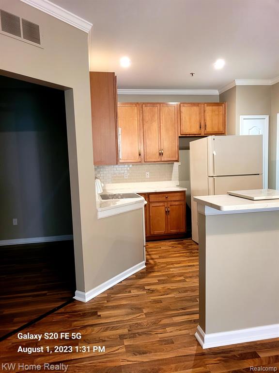 262 North Wixom Road Wixom, MI 48393 - Photo 3 of 14