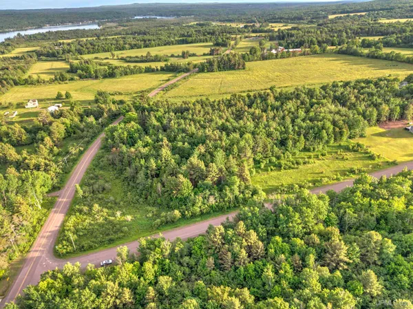 $39,900 | Tbd Houghton Canal Road, Houghton, MI 49931