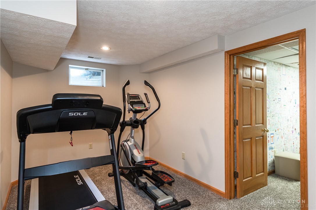 9242 Barnes Road Clayton, OH 45315 - Photo 34 of 60 Gallery Image 34