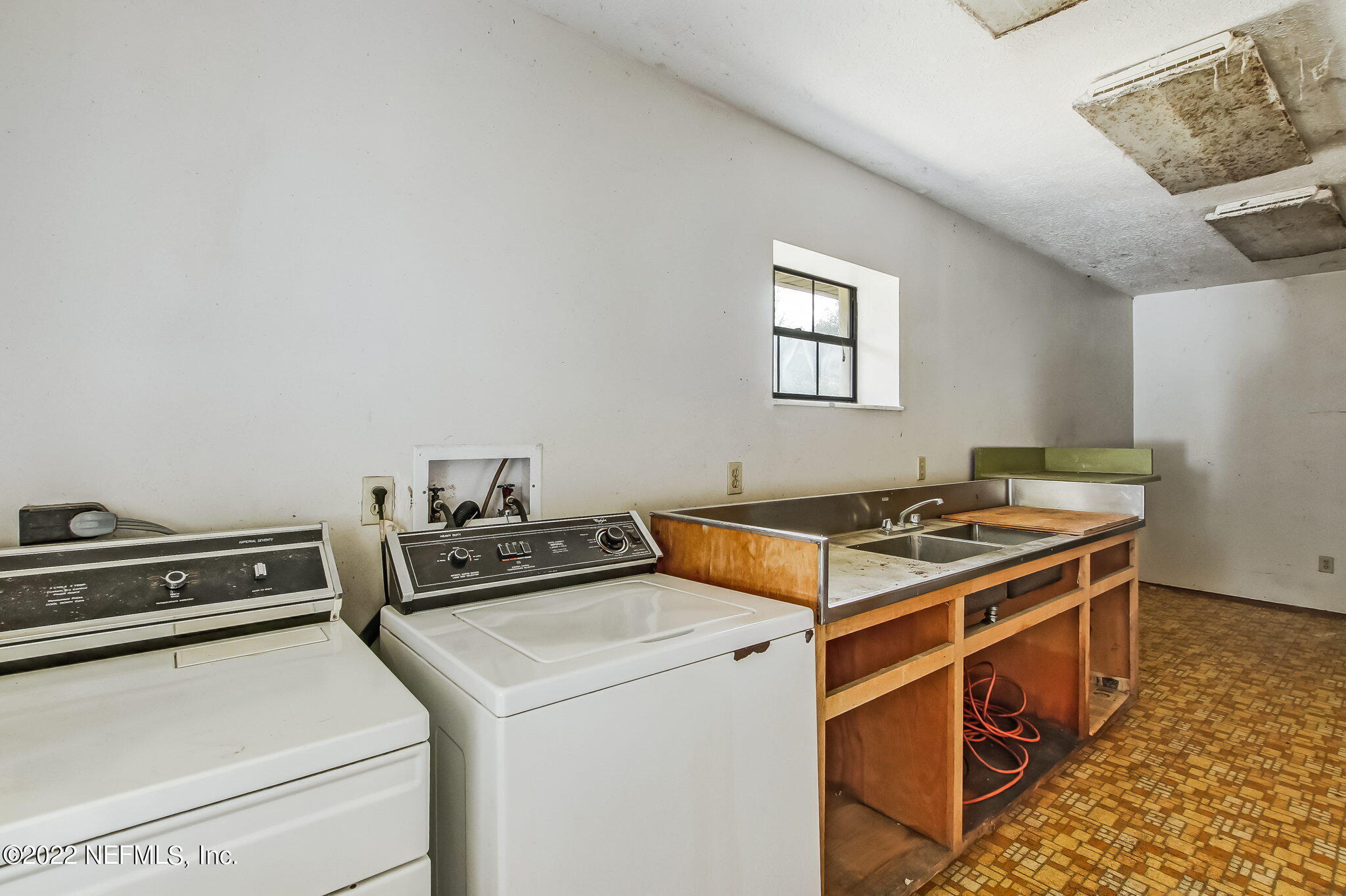 5665 Maverick Road Middleburg, FL 32068 - Photo 18 of 46 Laundry Room