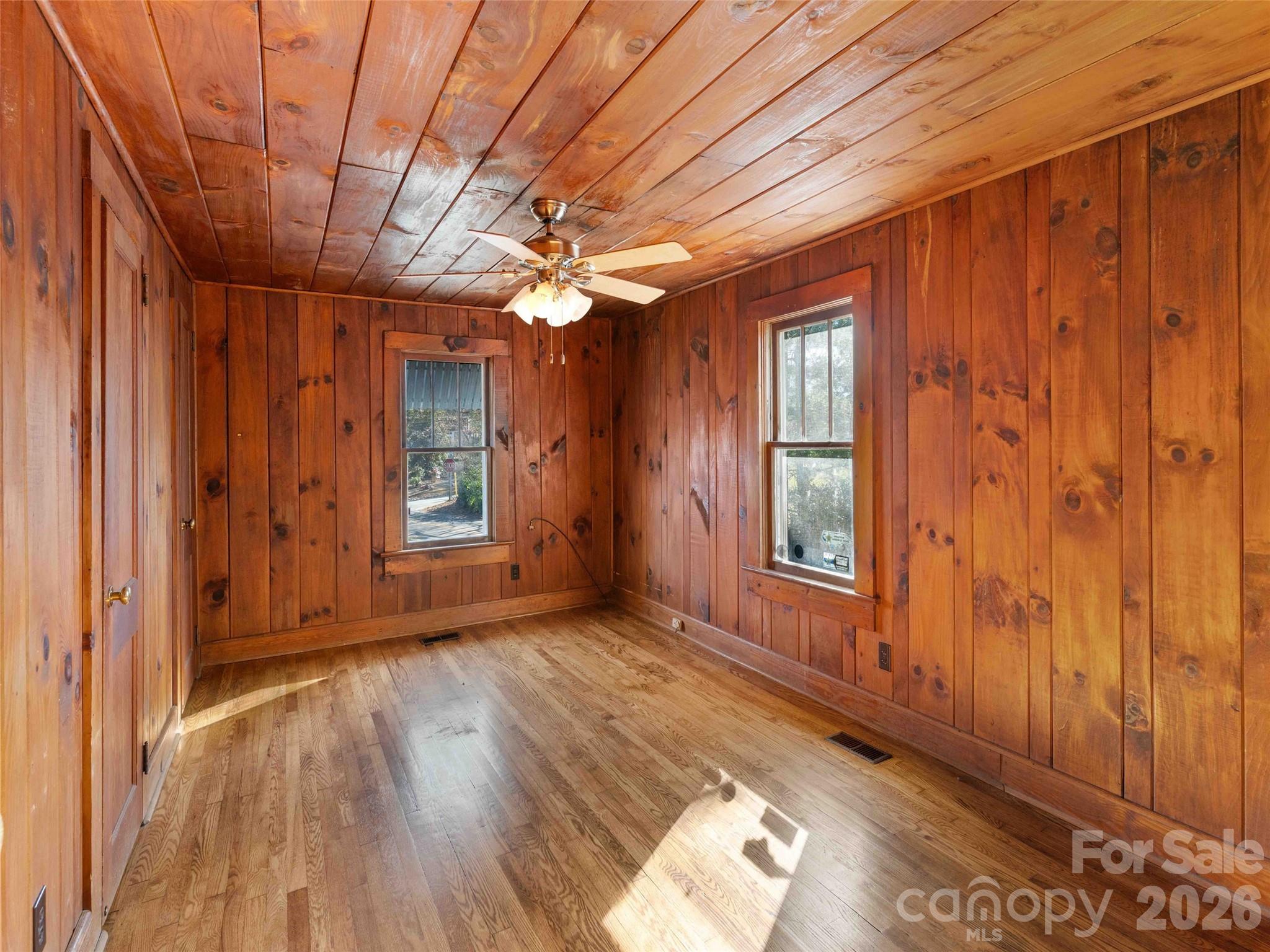 118 Rutledge Drive Hendersonville, NC 28739 - Photo 35 of 48 a view of entryway with wooden floor