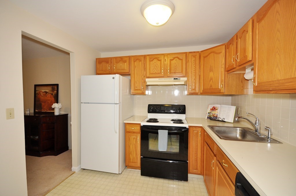 392 Great Road, Unit B204 Acton, MA 01720 - Photo 8 of 22 Gallery Image 8
