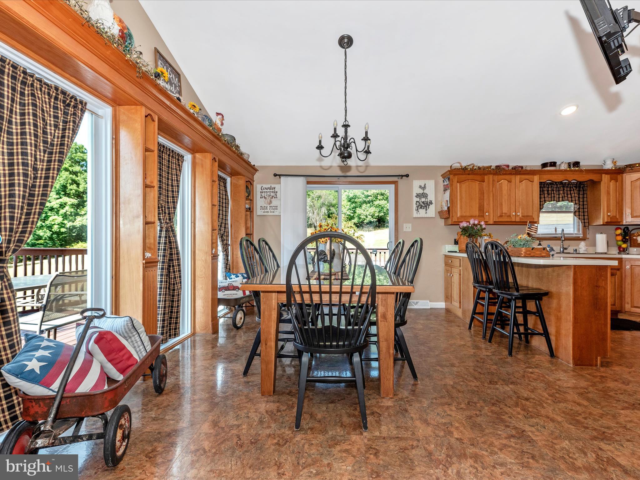 6320 Debold Road Sabillasville, MD 21780 - Photo 24 of 73 Dining Room
