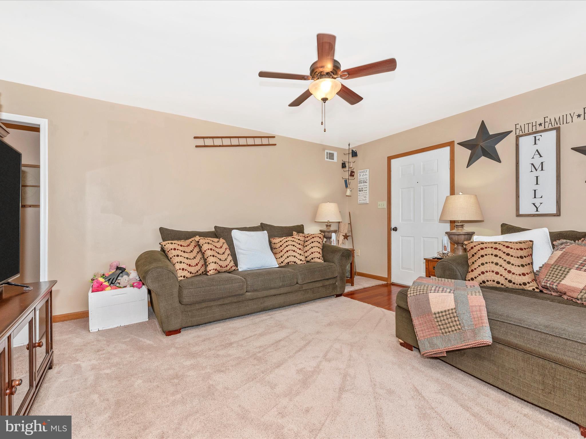6320 Debold Road Sabillasville, MD 21780 - Photo 31 of 73 Family Room