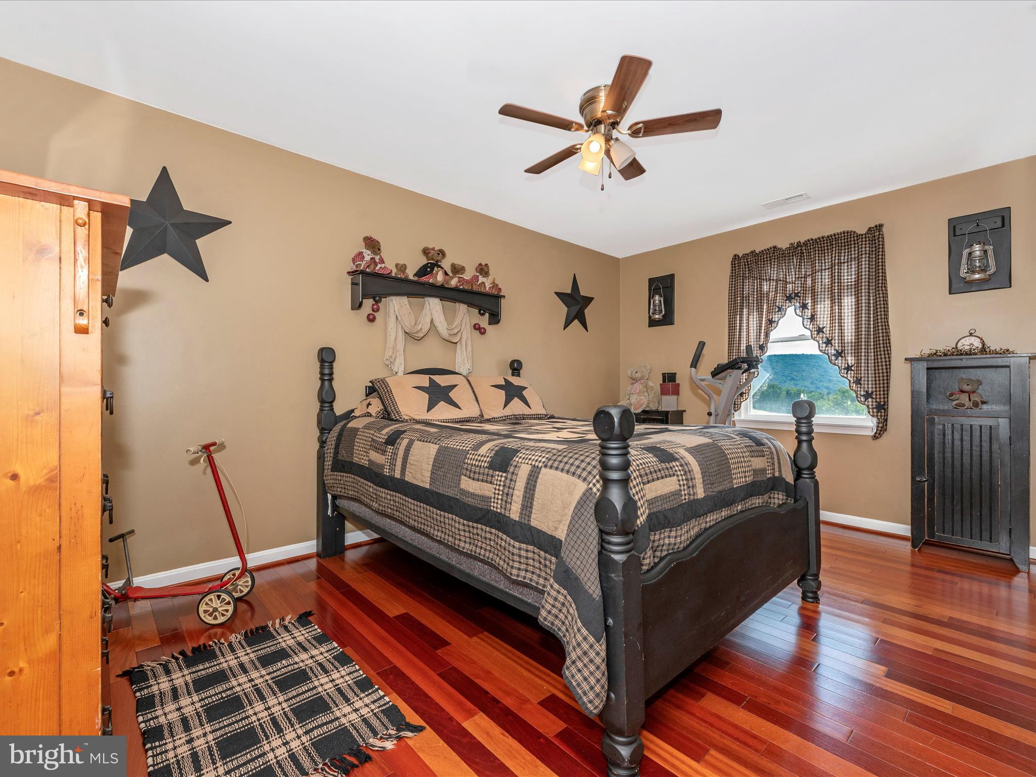 6320 Debold Road Sabillasville, MD 21780 - Photo 43 of 73 Bedroom 2