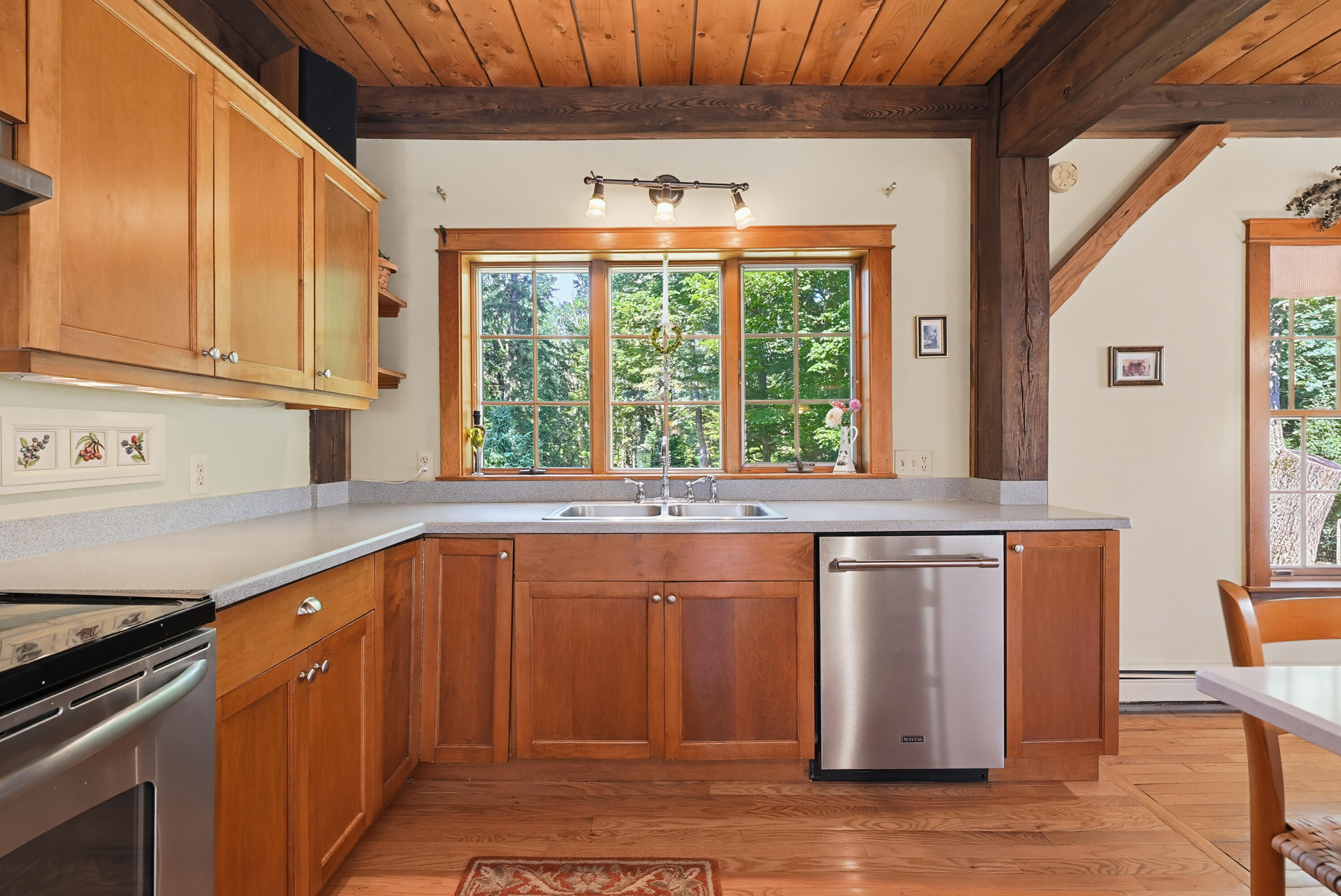 339 Fowler Road Cape Elizabeth, ME 04107 - Photo 10 of 73 IMG_3271