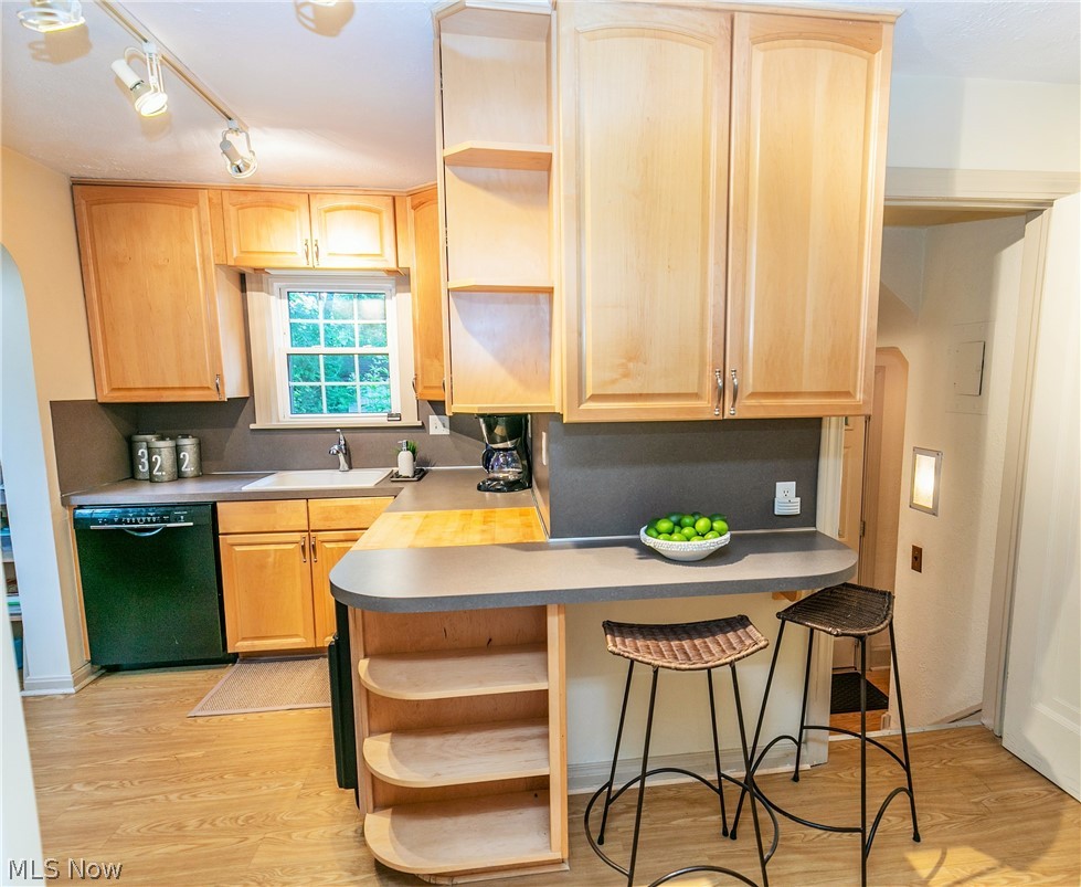 3484 Edison Road Cleveland Heights, OH 44121 - Photo 12 of 35 Gallery Image 12