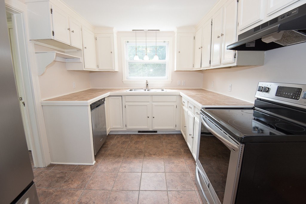12 Hall Road Dudley, MA 01571 - Photo 10 of 30 Gallery Image 10