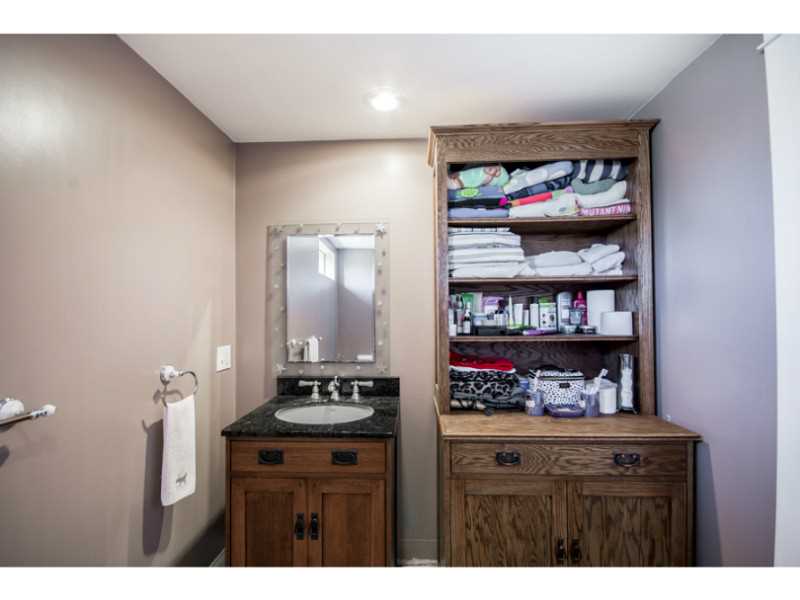 16 Baldwin Road Middletown, RI 02842 - Photo 22 of 25 Bathroom.