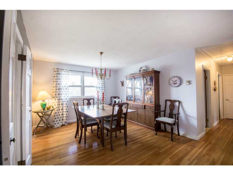 16 Baldwin Road Middletown, RI 02842 - Photo 6 of 25 Dining Room.