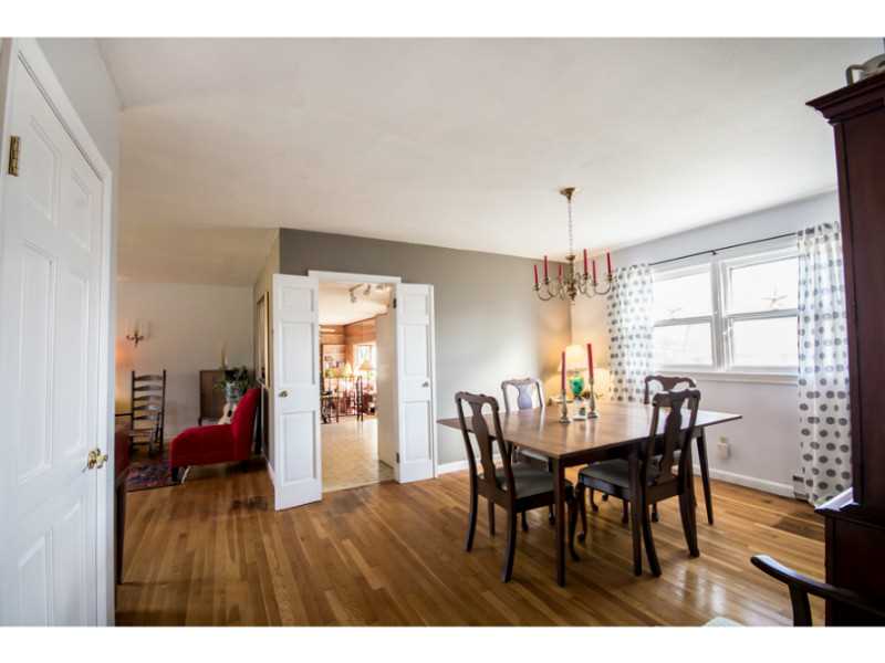 16 Baldwin Road Middletown, RI 02842 - Photo 7 of 25 Dining Room.
