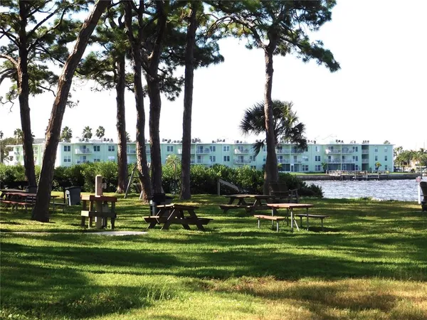 $259,000 | 2700 Bayshore Boulevard, Unit 2C, Dunedin, FL 34698