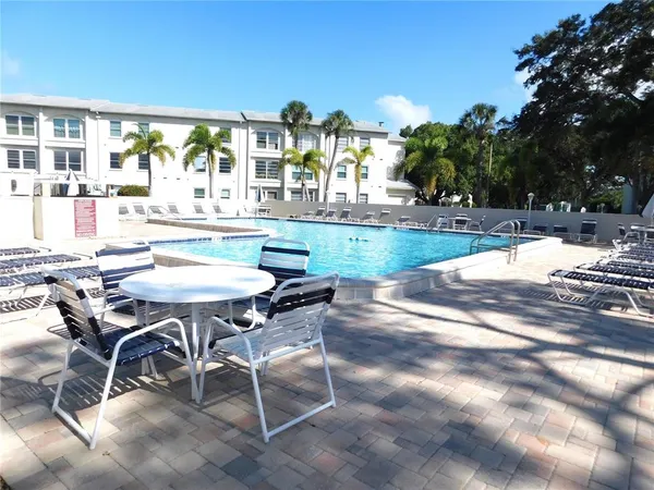 $259,000 | 2700 Bayshore Boulevard, Unit 2C, Dunedin, FL 34698