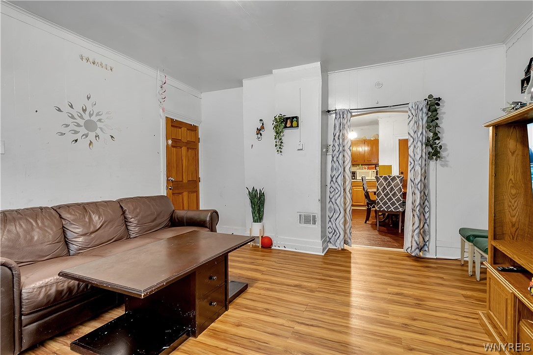 29 Sobieski Street Buffalo, NY 14212 - Photo 5 of 30