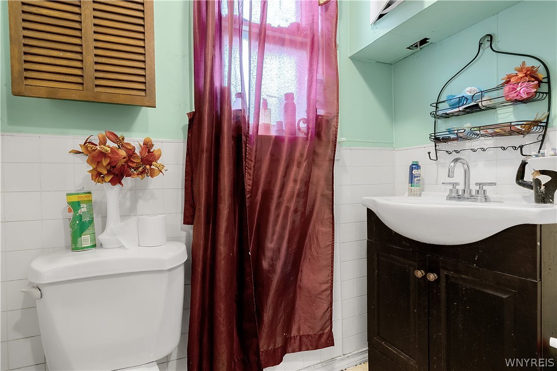 29 Sobieski Street Buffalo, NY 14212 - Photo 10 of 30