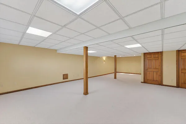 $1,050,000 | W287-n6371 Broadwing Court, Merton, WI 53029