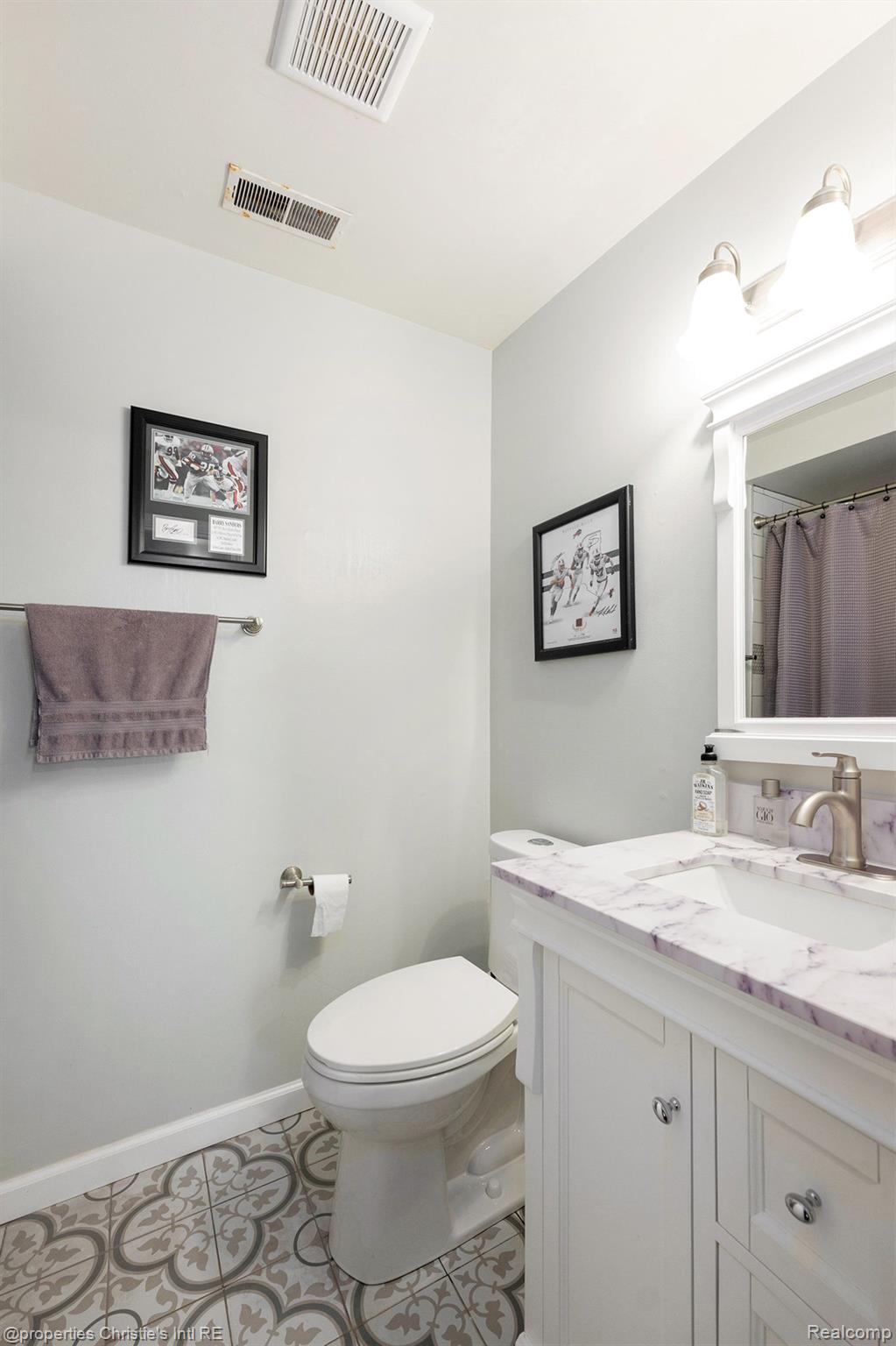116 Regents Boulevard Troy, MI 48084 - Photo 12 of 38